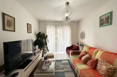 Casa ampla com 5 quartos sendo 3 suítes no centro de florianópolis