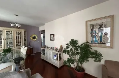 Apartamento com 3 quartossendo 1 suíte  e 2 vagas próximo ao beiramar shopping no centro de florianópolis