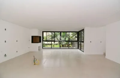 Casa no córrego grande com 3 quartos sendo 1 suíte e 2 vagas de garagem