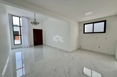 Casa com 2 quartos sendo 1 suíte e churrasqueira em condomínio completo na beira rio biguaçu