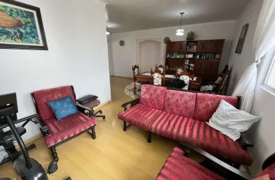 Apartamento amplo com 3 quartos  sendo 1 suíte no coração do centro de florianópolis