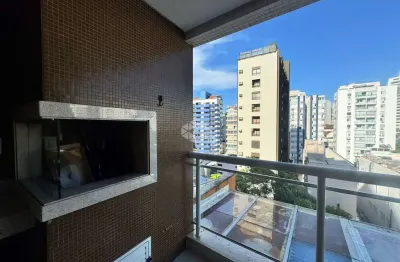 Apartamento com 2 quartos sendo 1 suíte e 2 vagas de garagem no centro de florianópolis