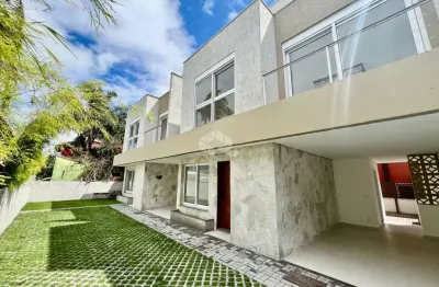 Casa em condomínio com 3 dormitórios sendo 1 suíte 1 vaga de garagem situada no campeche em florianópolis