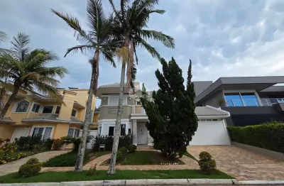 Casa de alto padrão com 4 suítes piscina e sauna em jurerê internacional