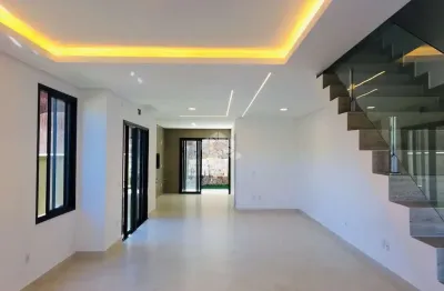 Casa com 3 quartos sendo 1 suíte e 2 vagas de garagem no saco grande florianópolis