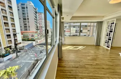 Apartamento andar inteiro com 3 quartos sendo 1 suíte 2 vagas no centro de florianópolis