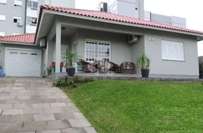 Casa com 3 quartos à venda na Pedro Cattani, 168, Santa Terezinha, Garibaldi