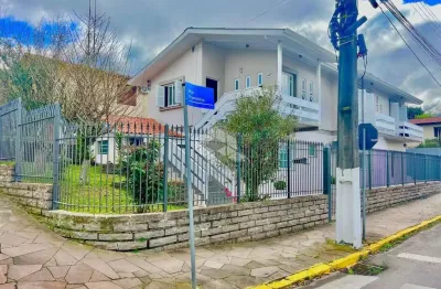 Casa no bairro são francisco, em terreno de esquina!