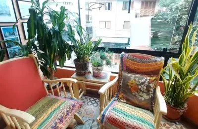 Apartamento de 03 dormitórios no centro de garibaldi!
