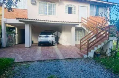 Excelente oportunidade de uma casa  com 05 suítes ,muito bem localizada na praia do rosa