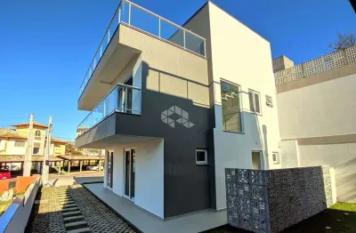 Casa 3 quartos a 250 metros do mar no Morrinhos em Garopaba - SC