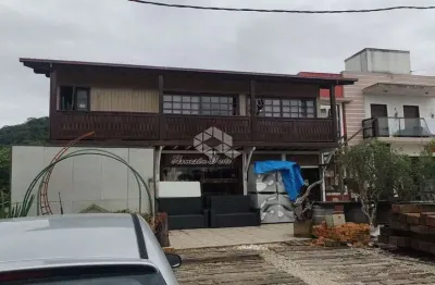Casa comercial à venda na Grp 180, 999, Encantada, Garopaba