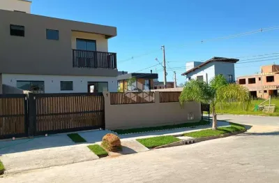 Casa/Sobrado à venda com 3 dormitórios, 2 vagas e 140 m² privativos no Campo Duna