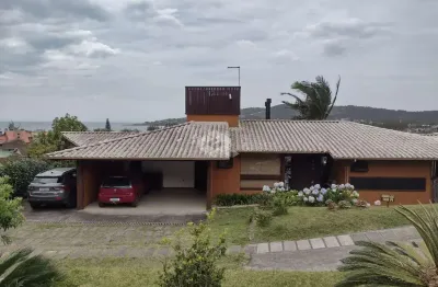 Casa com 5 quartos, 3 vagas e 225 m² privativos no condomínio mar azul - bairro morrinhos - garopaba sc