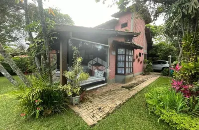 Casa com 3 dormitórios, 2 vagas em 361,25 m² de área total na praia da barra em garopaba sc