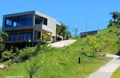 Descubra o seu novo lar na praia do siriú, com 3 suítes, de frente pra baía de garopaba sc