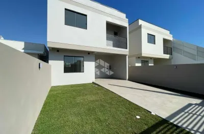Casa Sobrado com 2 dormitórios (suítes), 2 vagas, com 86,82 m² de área construída no bairro Encantada em Garopaba SC