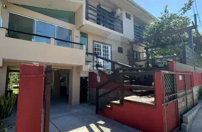 Casa com 4 dormitórios, 2 vagas, 217 m² privativos no village, bairro ambrósio, garopaba sc