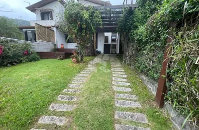 Casa com 3 suítes, 2 vagas, 180 m², no jardim panorâmico em garopaba sc