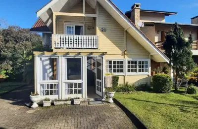 Casa com 208m² privativos no condomínio quinta da serra, centro de canela