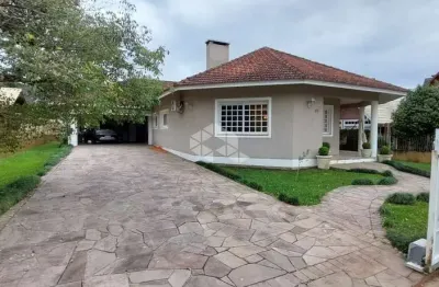 Casa 4 dormitórios, 238m² privativos, 2 vagas, no jardim bela vista