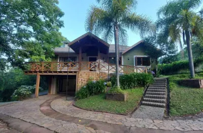 Sítio em gramado, 3 hectares, casa 03 dormitórios a 4km da rua coberta
