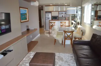 Apartamento de 2 dormitórios, sendo 1 suíte, mobiliado com requinte