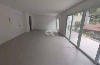 Apartamento 02 suítes, 147m² privativos, no centro de gramado, 2 vagas de garagem.
