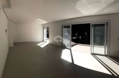 Apartamento novo, 02 suítes com 125m² privativos, 2 vagas no centro de gramado.