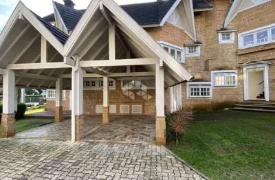 Casa 3 dormitórios em condomínio fechado no bairro planalto em gramado