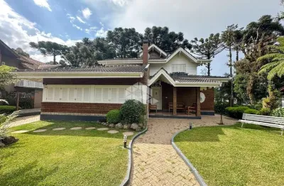 Casa 4 dormitórios, 259m², 2 vagas, no planalto, bairro nobre de gramado