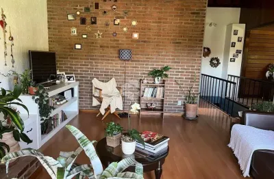 Casa com 3 quartos, 250m² privativos, em bairro nobre de canela