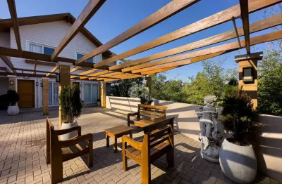 Casa 2 dormitórios, 82,50m², em gramado, a pouco minutos do centro