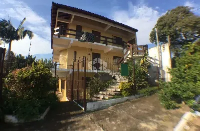 Casa à venda, com 2 quartos, 1 vaga de garagem, próximo ao centro de guaíba.