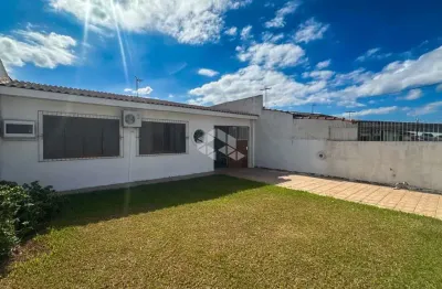 Casa de 2 dormitórios no bairro columbia city em guaíba-rs