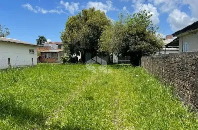 Casa à venda com 3 dormitórios, 2 vagas em pátio amplo no jardim santa rita