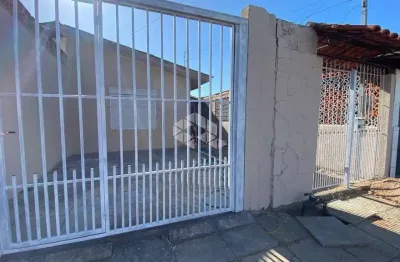Casa à venda 2 dormitórios, ampla cozinha, sala e banheiro, no bairro trinta e cinco em guaíba.