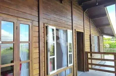 Casas à venda em área de 7.200m² com vista para o guaíba e duas casas individuais