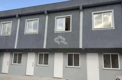 Apartamento tipo sobrado com 2 quartos e vaga box no jardim iolanda