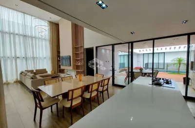 Casa de alto padrão no condominio vila das fontes em poá