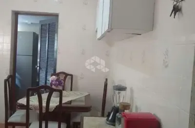 Casa (200m² - 8x25) com 2 dormitórios amplos e 3 vagas de garagem