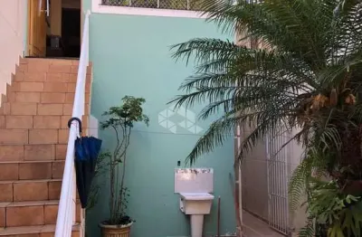 Sobrado de (200m²) próximo ao metrô - 3 quartos - 3 vagas de garagem -  escritório