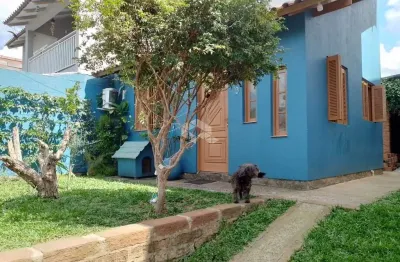 Casa com 01 dormitorio , 02 vagas na av. armando fajardo bairro igara. canoas