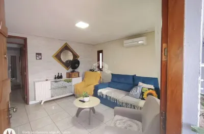 Residencia terrea com 3 dormitórios, 3 banheiro, e edicula com mais 02  dormitorios na estancia velha em canoas