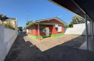 Casa no centro de esteio/rs com 3 dormitórios piscina e pátio privativo.