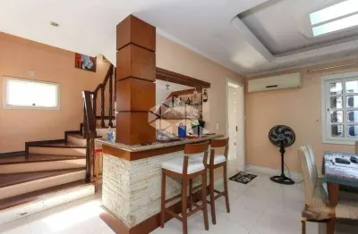 Casa com 3 quartos  suite e 4  banheiros no bairro niterói em canoas.