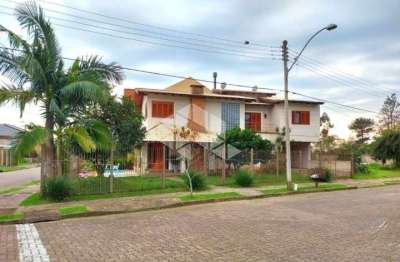 Casa de 4 quartos com piscina na Hipica em Ipanema próximo ao Zaffari