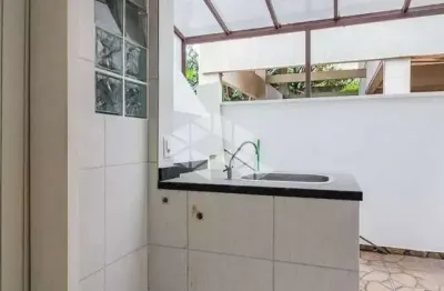Apartamento garden 2 quartos com garagem no bairro cristal próximo ao barra shopping sul