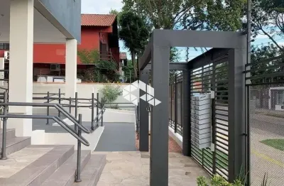 Apartamento com dois quartos e garagem próximo ao Barra shopping