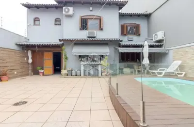 Casa com 3 quartos, pátio e piscina no bairro jardim planalto